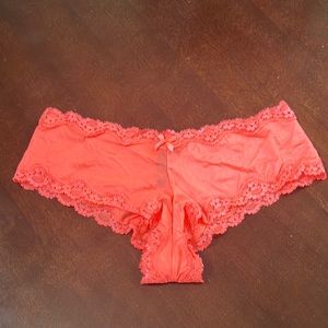 Victoria’s Secret Cheeky Panties Size Large
